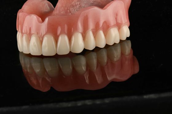 kopen Geurbestendige acryl tandheelkundige verwijderbare producten Prothesen voor natuurlijke tandvervanging online vervaardiging